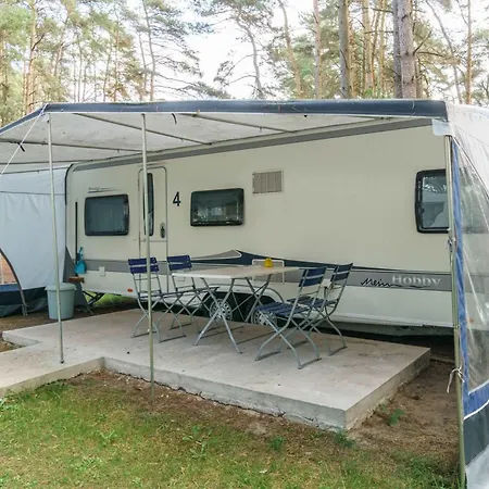 Urlaub Im Wohnwagen Mitten Im Wald Lutow Buitenkant foto