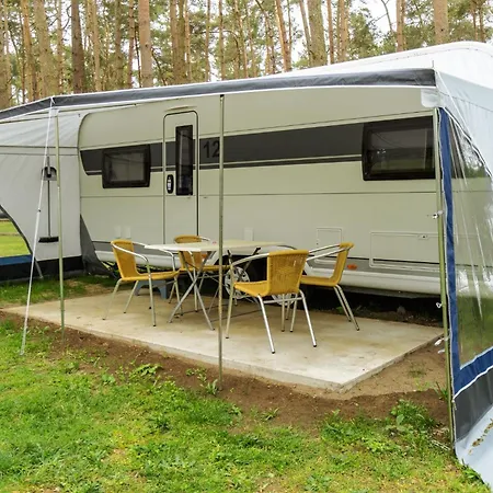 Urlaub Im Wohnwagen Mitten Im Wald Lutow Buitenkant foto