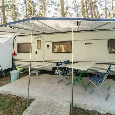 Urlaub Im Wohnwagen Mitten Im Wald Lutow Buitenkant foto