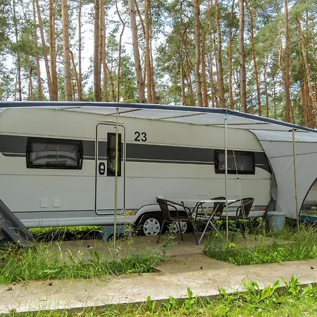 Urlaub Im Wohnwagen Mitten Im Wald Lutow Buitenkant foto