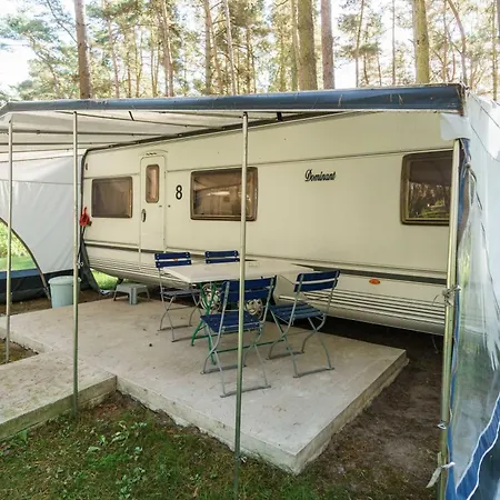 Urlaub Im Wohnwagen Mitten Im Wald Lutow Buitenkant foto