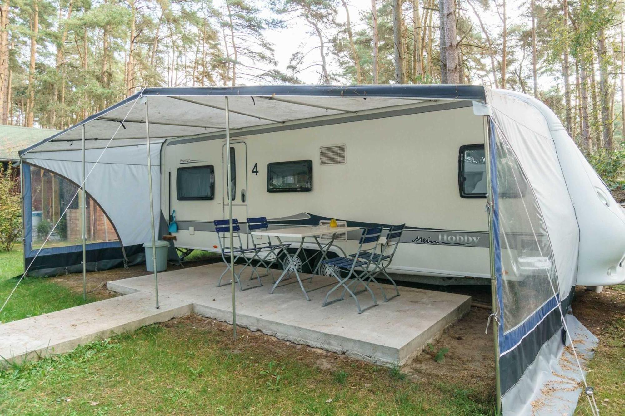 Urlaub Im Wohnwagen Mitten Im Wald Lutow