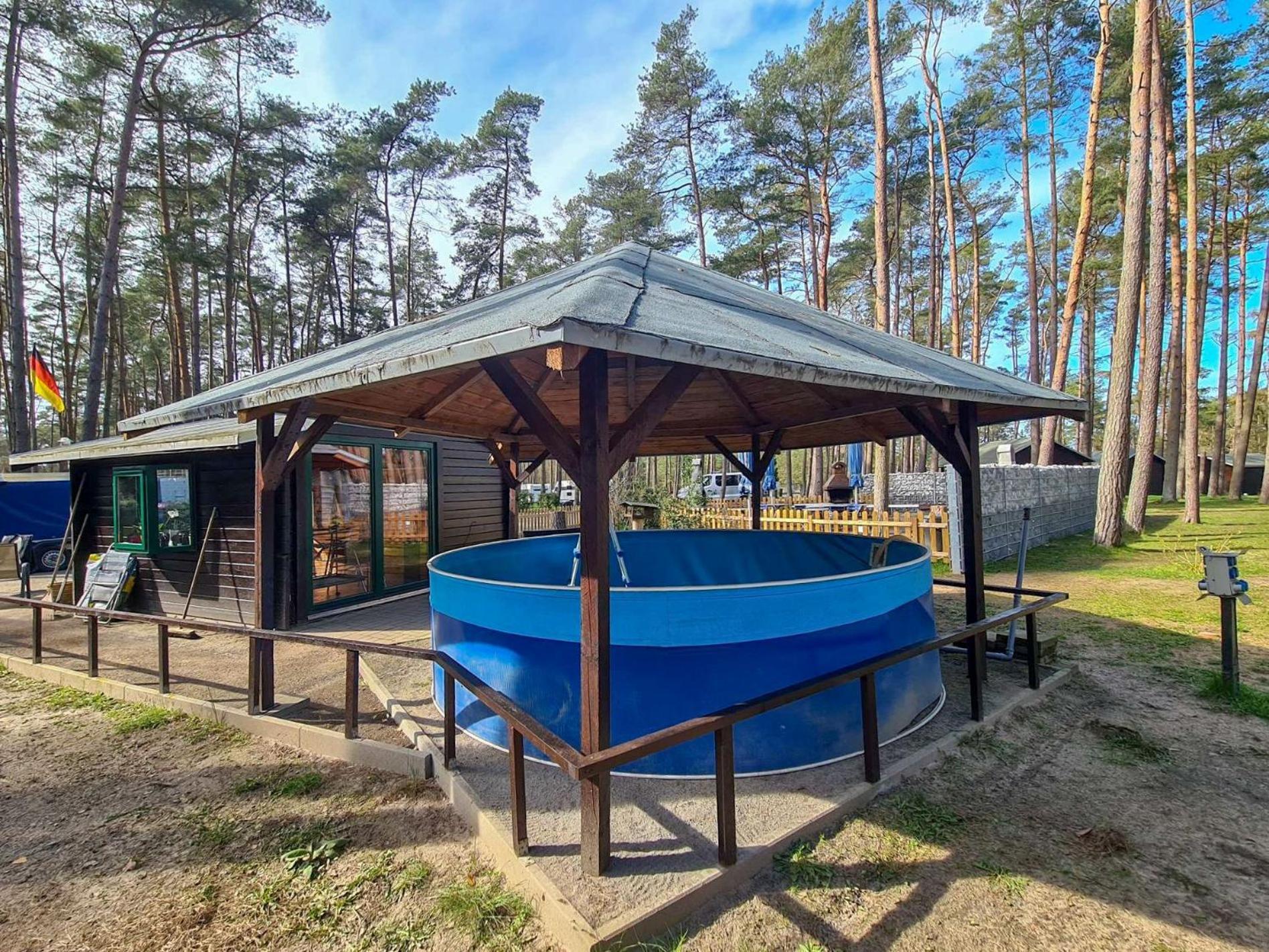 Campingplatz Urlaub Im Wohnwagen Mitten Im Wald *