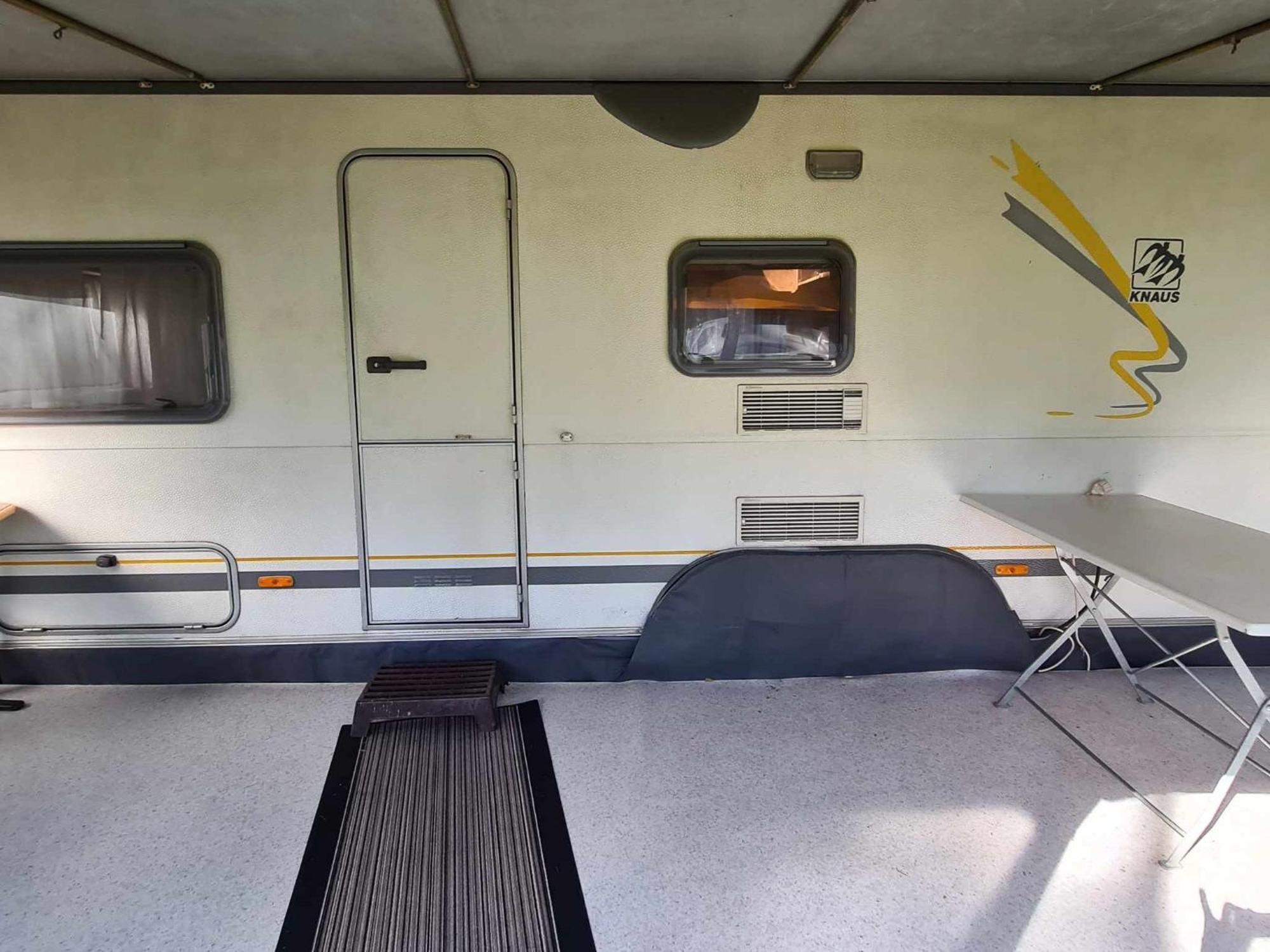 Campingplatz Urlaub Im Wohnwagen Mitten Im Wald Lutow